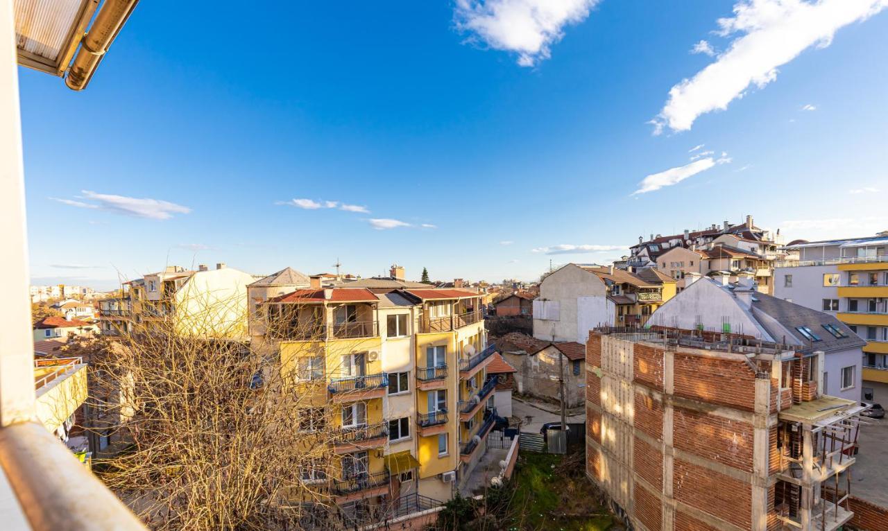 Sunny 1Bd Apartment In Old Town By Flat Mаnager Plovdiv Eksteriør billede